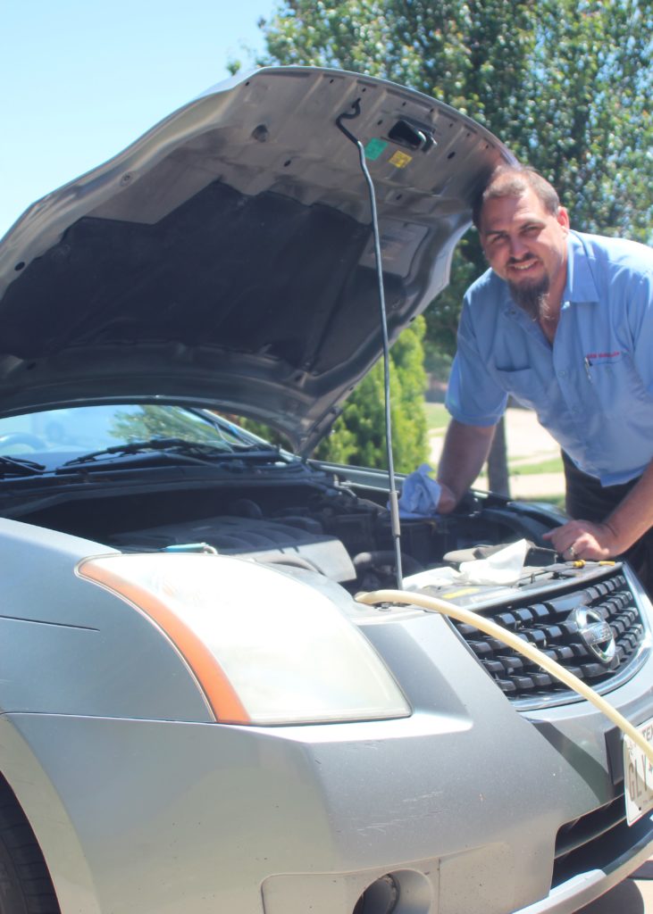 Jon Smith - Dallas, Arlington Mobile Oil Change and Tire Change Services