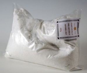 Uniodized Salt to Remove Mold
